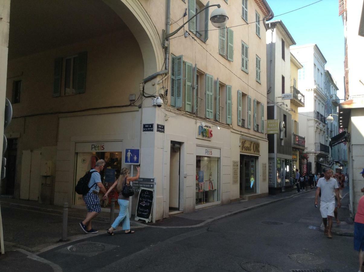 Vieille Ville 1 - Luca'S Apartment, 1 Bedroom, Max 2 Adults And 2 Kids أنتيب المظهر الخارجي الصورة